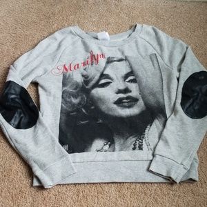 NWOT Marilyn sweatshirt